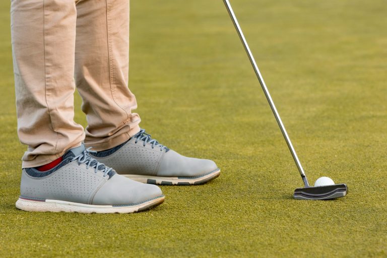 Golf shoes